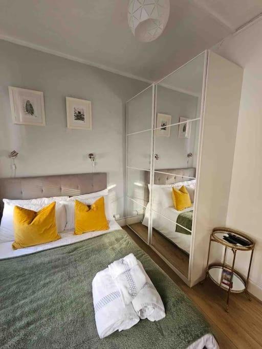 Beautiful And Spacious Flat Londen Buitenkant foto