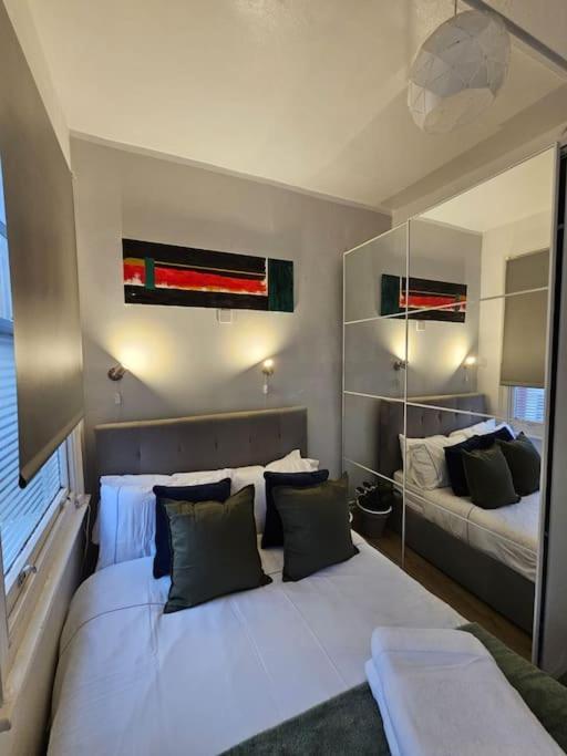 Beautiful And Spacious Flat Londen Buitenkant foto