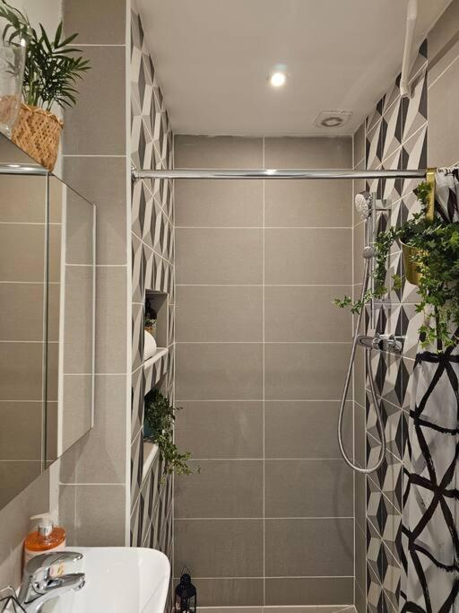 Beautiful And Spacious Flat Londen Buitenkant foto
