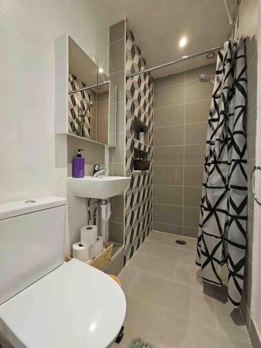 Beautiful And Spacious Flat Londen Buitenkant foto