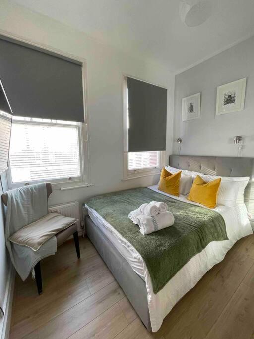Beautiful And Spacious Flat Londen Buitenkant foto