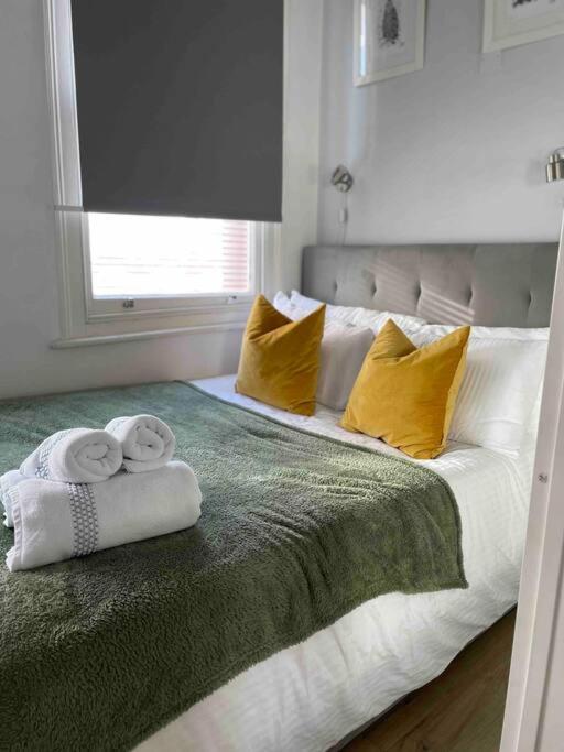 Beautiful And Spacious Flat Londen Buitenkant foto