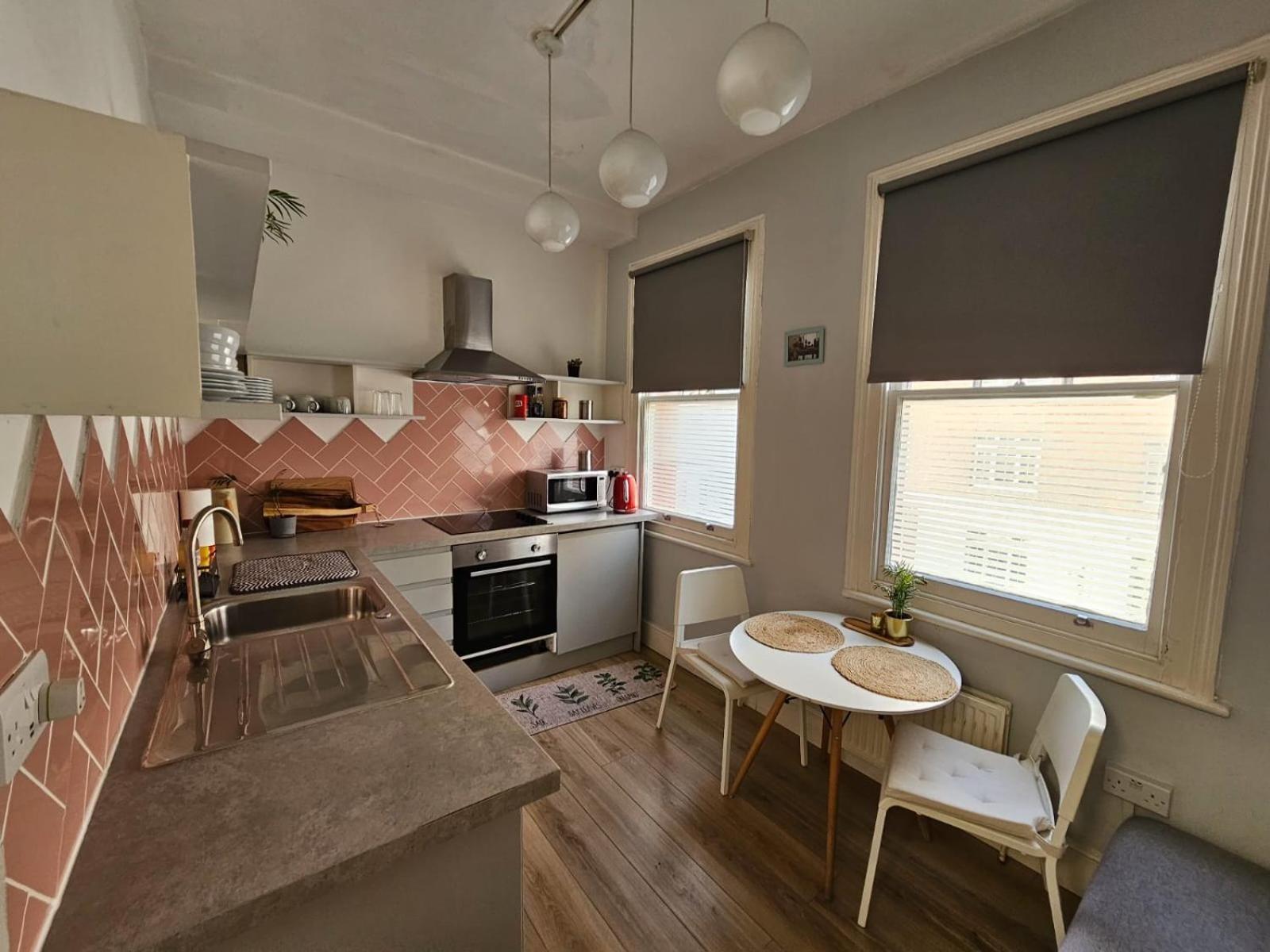 Beautiful And Spacious Flat Londen Buitenkant foto